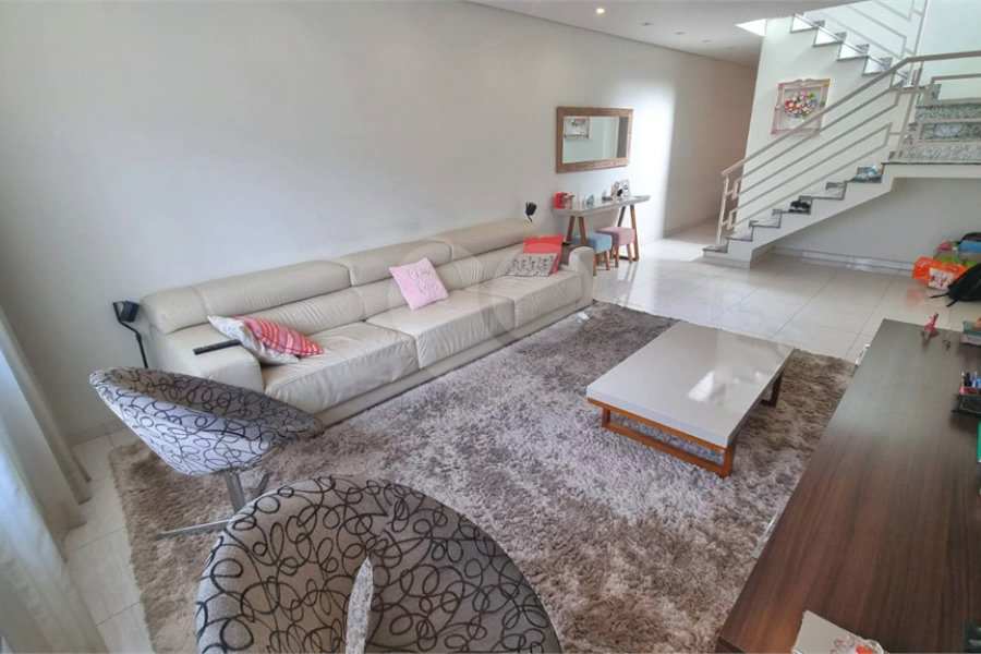 Casa à venda com 3 suítes no condomínio Residencial Cantareira, São Paulo - SP