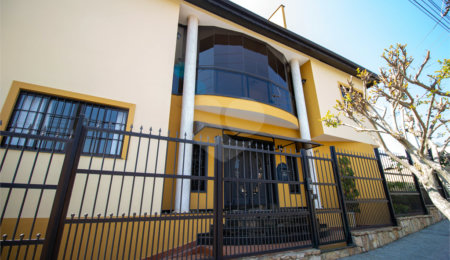 Sobrado à venda com 5 quartos, sendo 3 suítes, no Centro, São Roque, SP