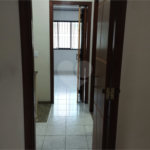Casa à venda com 3 quartos, sendo 1 suíte, no condomínio Residencial Jardim das Palmas, São Paulo - SP