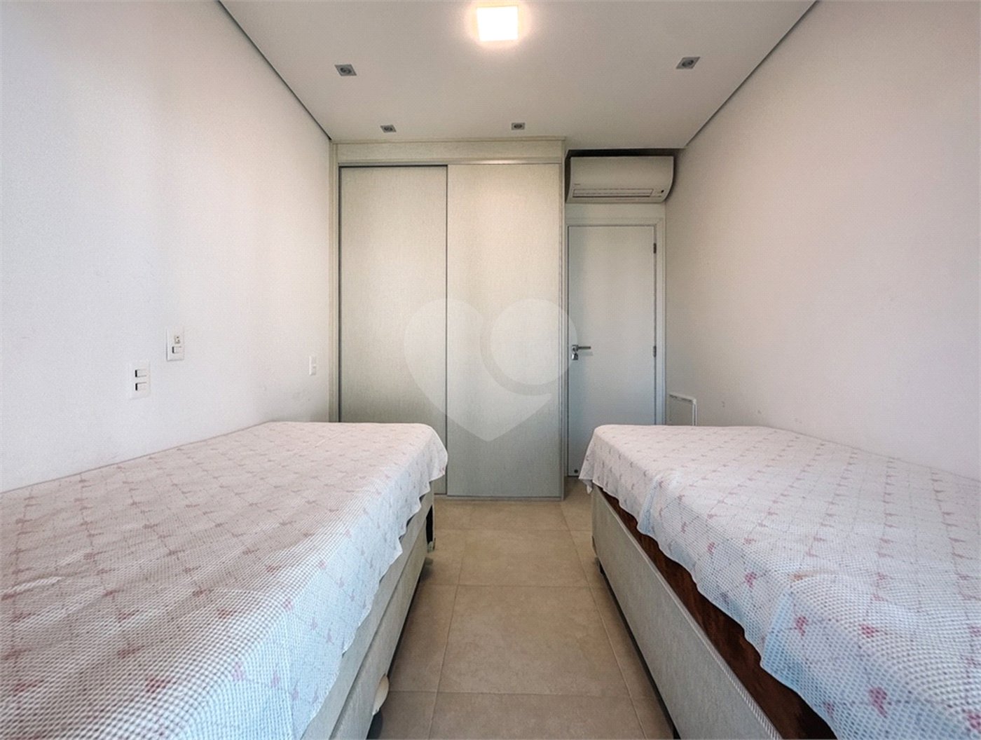 Apartamento à venda com 2 quartos, sendo 1 suíte, em Riviera, Bertioga, SP