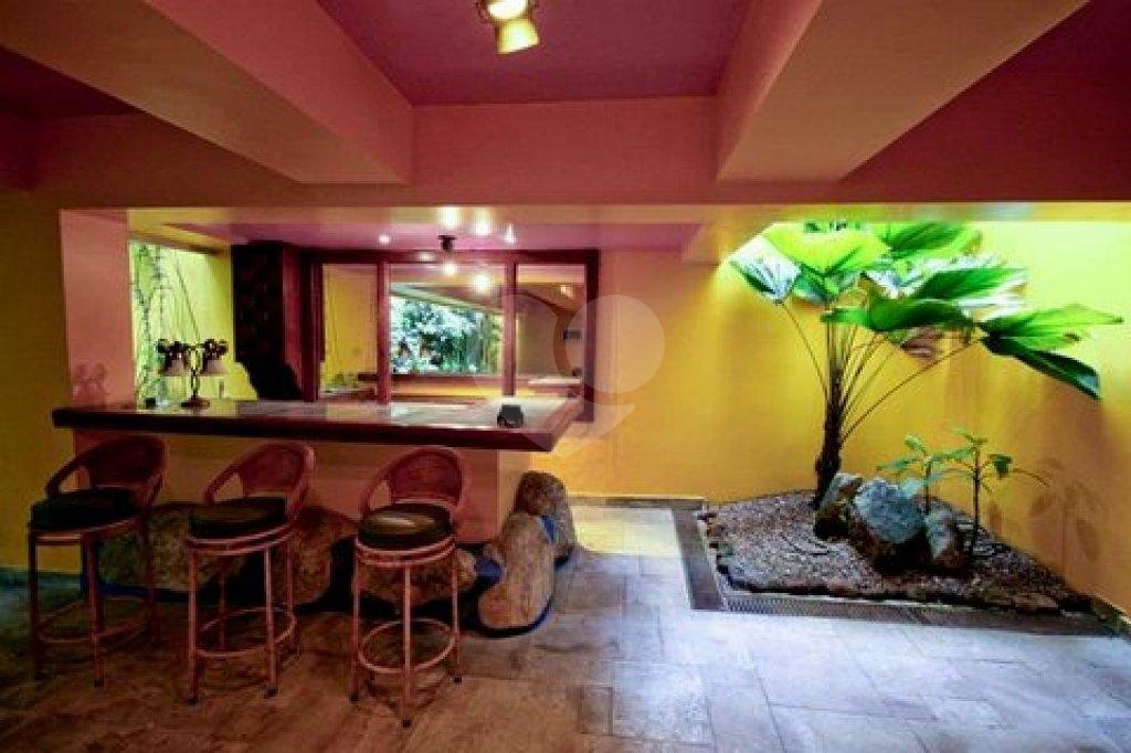 Casa à venda ou para alugar com 5 suítes em Jardim São Bento, São Paulo, SP