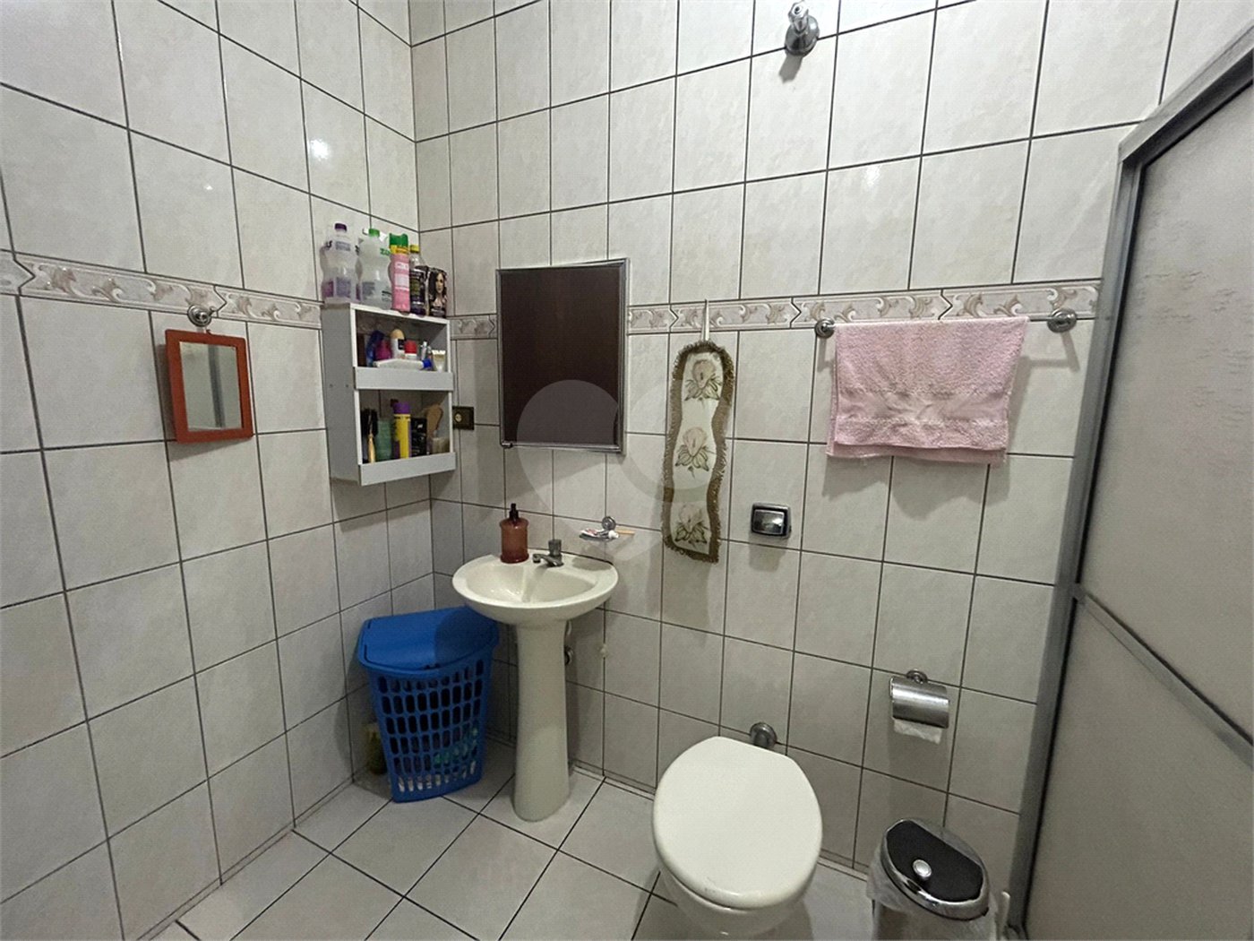 Casa em condomínio à venda com 3 quartos, sendo 1 suíte,  no Centro, Bom Jesus dos Perdões, SP