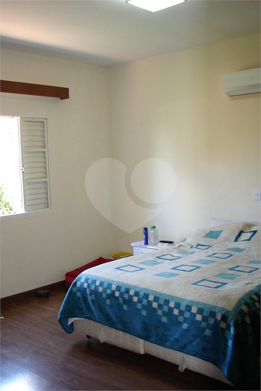 Casa à venda com 3 quartos, sendo 1 suíte, no condomínio Estância Marambaia, Vinhedo - SP