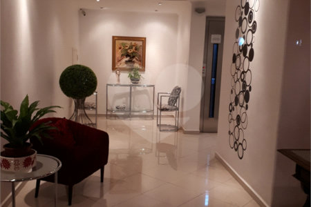 Apartamento à venda com 3 quartos, sendo 1 suíte,  em Santa Cecília, São Paulo, SP