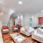 Casa à venda com 3 suítes no condomínio Vila Versalhes, São Paulo - SP