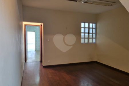 Sobrado à venda com 3 quartos em Moema, São Paulo, SP