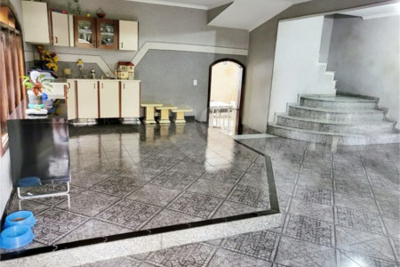Casa à venda com 4 quartos, sendo 2 suítes, em Vila Maria Alta, São Paulo, SP
