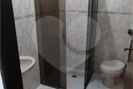 Sobrado à venda com 4 quartos, sendo 1 suíte, em Vila Nivi, São Paulo, SP
