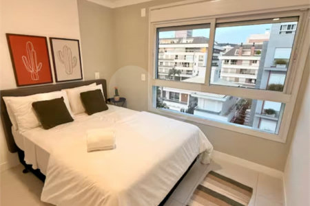 Apartamento à venda com 2 suítes em Jurerê, Florianópolis, SC