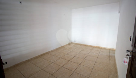 Sobrado à venda com 2 quartos em Vila Santa Rita, São Roque, SP