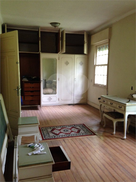 Casa à venda com 4 quartos, sendo 1 suíte,  em Jardim Petrópolis, São Paulo, SP