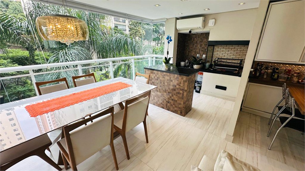 Apartamento à venda com 3 suítes em Vila Mariana, São Paulo, SP
