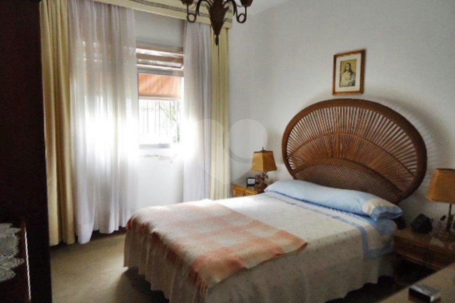 Casa Térrea à venda com 4 quartos, sendo 1 suíte,  em Jardim Peri, São Paulo, SP