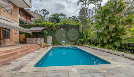 Sobrado à venda ou para alugar com 3 suítes em Jardim Marajoara, São Paulo, SP