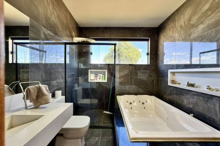Casa à venda com 3 quartos, sendo 1 suíte,  em Terras de Santa Cristina XIII Setor Marina, Paranapanema, SP
