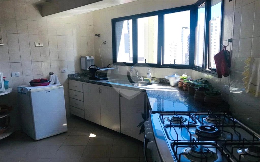 Apartamento à venda com 4 quartos, sendo 2 suítes, em Cerqueira César, São Paulo, SP