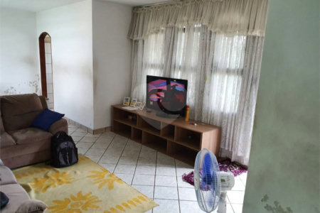 Casa à venda com 3 quartos, sendo 1 suíte, em Jardim Ikeda, Suzano, SP