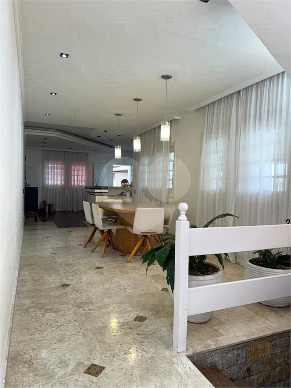 Sobrado à venda com 4 quartos, sendo 2 suítes,  em Tremembé, São Paulo, SP