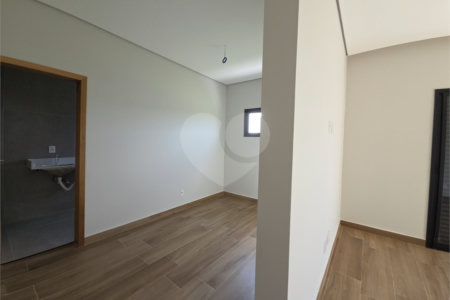 Casa à venda com 4 quartos, sendo 3 suítes, no condomínio Village Ipanema 2, Araçoiaba da Serra - SP