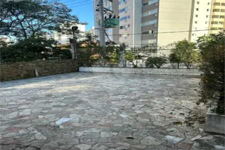 Casa à venda com 8 quartos em Saúde, São Paulo, SP