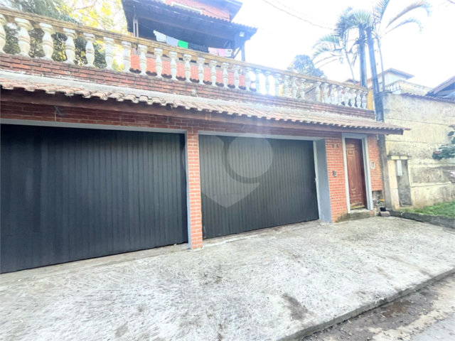 Casa à venda com 3 quartos, sendo 1 suíte,  no condomínio Iara Branca, Mairiporã - SP