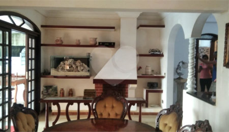 Casa à venda com 6 quartos, sendo 1 suíte, no condomínio Associação Reserva das Hortênsias, Mairiporã - SP
