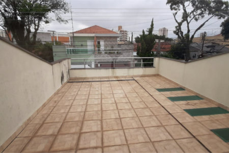 Sobrado à venda com 4 quartos, sendo 1 suíte, em Vila Lúcia, São Paulo, SP
