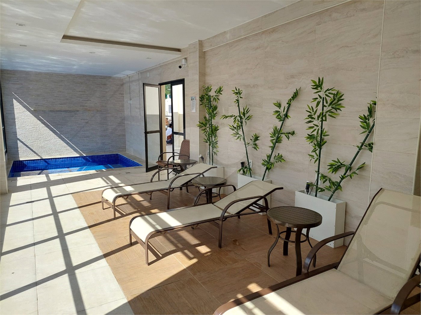 Casa à venda com 3 quartos, sendo 2 suítes, no condomínio Outside Authentic Residences, Rio de Janeiro - RJ