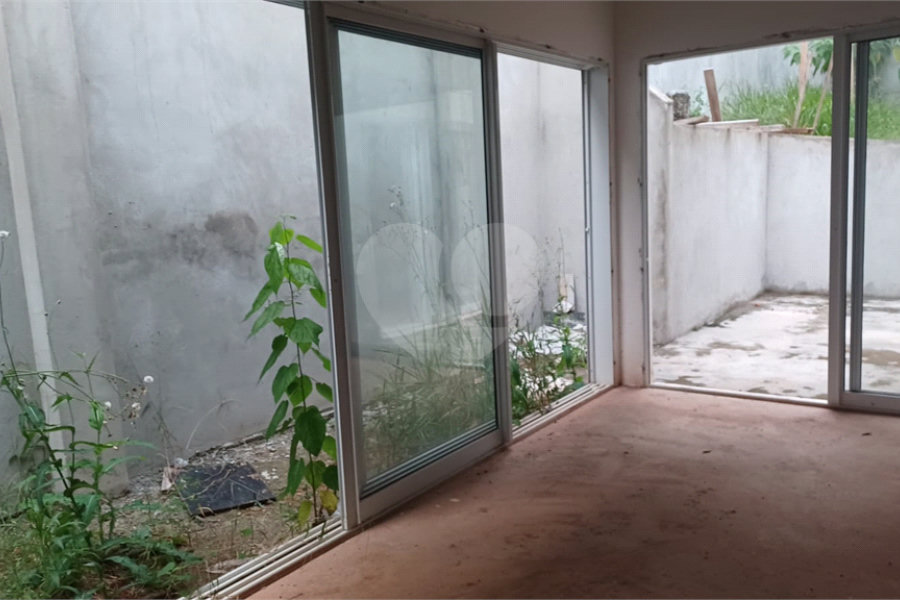 Casa à venda com 3 suítes no condomínio Residencial Floresta, São Paulo - SP