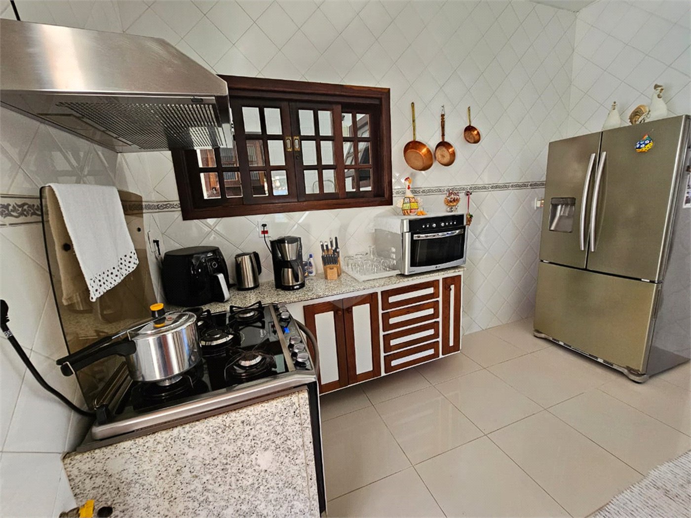 Casa em condomínio à venda com 4 quartos, sendo 1 suíte, em Caravelas, Armação dos Búzios, RJ