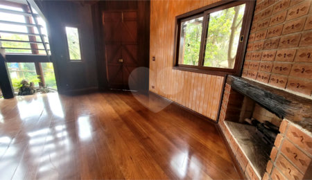 Casa à venda com 3 quartos, sendo 1 suíte,  no condomínio Associação Reserva das Hortênsias, Mairiporã - SP