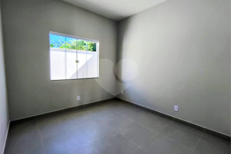Casa à venda com 2 quartos, sendo 1 suíte,  em Guriri, Cabo Frio, RJ