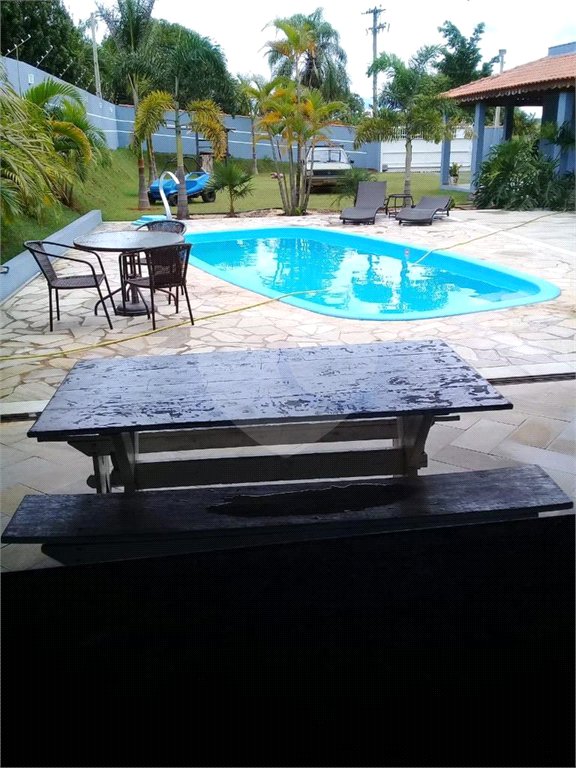 Chácara à venda com 3 quartos, sendo 1 suíte, no Centro, Araçoiaba da Serra, SP