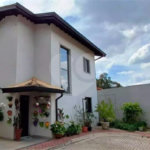 Casa à venda com 3 quartos, sendo 2 suítes, no condomínio Residencial Marchant Buarque, Atibaia - SP