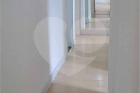 Apartamento à venda com 3 quartos, sendo 1 suíte, em Vila Paulicéia, São Paulo, SP