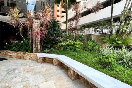 Apartamento com 2 Quartos e 2 Vagas à Venda em Pitangueiras – Guarujá/SP