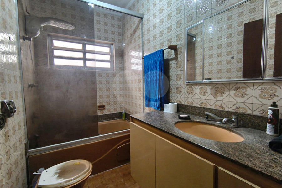 Sobrado à venda com 8 quartos, sendo 2 suítes, em Parada Inglesa, São Paulo, SP
