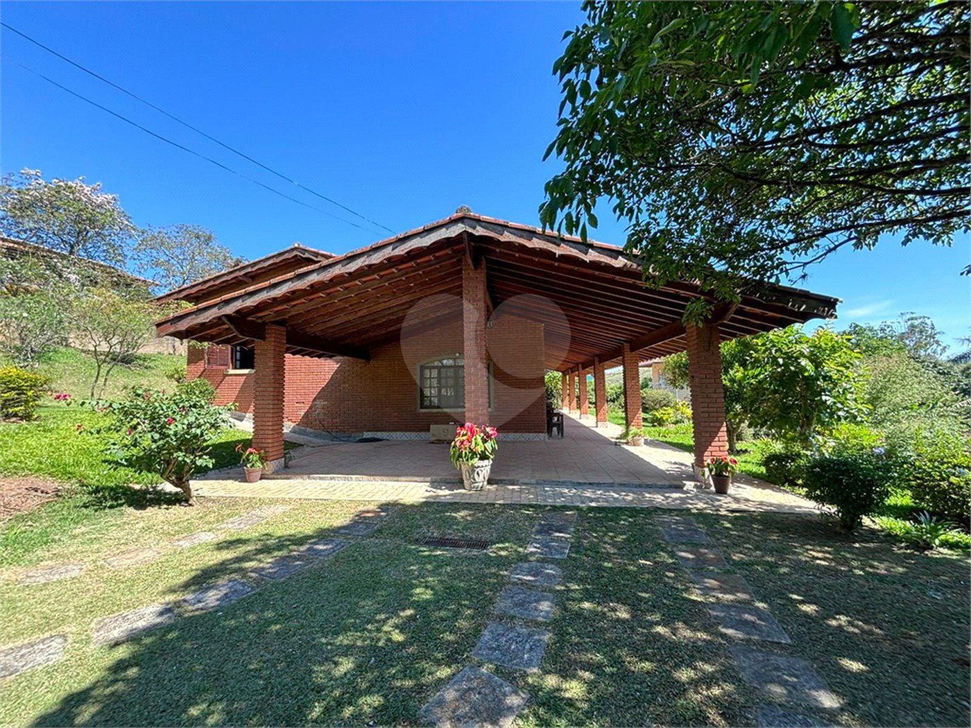 Casa Térrea à venda com 4 quartos, sendo 2 suítes, em Alpes D'Ouro, Bom Jesus dos Perdões, SP