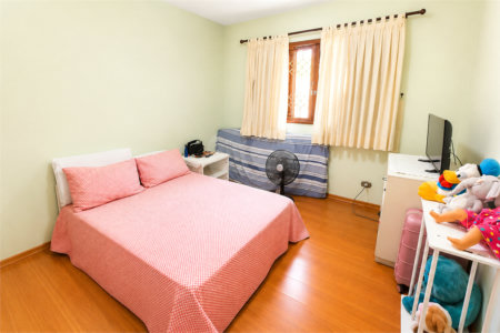Casa à venda com 3 quartos, sendo 1 suíte, em Santo Amaro, São Paulo, SP