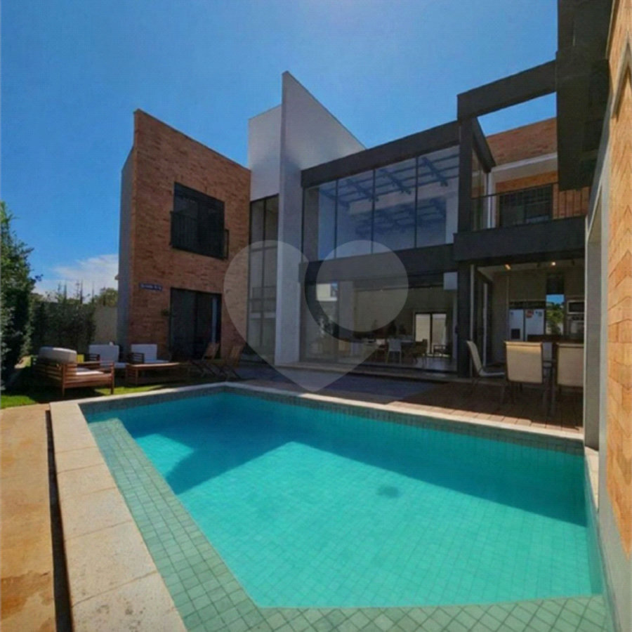 Casa à venda com 6 quartos, sendo 4 suítes, no condomínio Alto do Castelo, Ribeirão Preto - SP