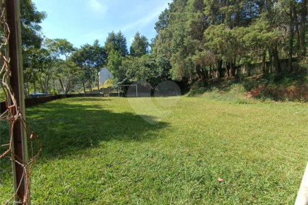 Chácara à venda com 7 quartos, sendo 1 suíte, no Centro (mailasqui), São Roque, SP