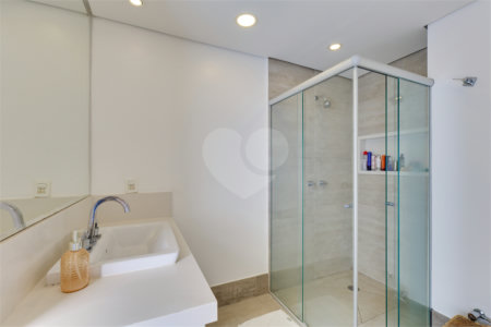 Apartamento à venda com 3 quartos, sendo 2 suítes,  em Alto da Boa Vista, São Paulo, SP