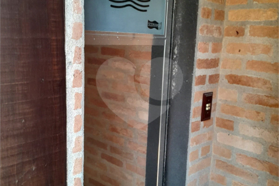 Casa à venda com 4 quartos, sendo 2 suítes, no condomínio Cantareira, Mairiporã - SP