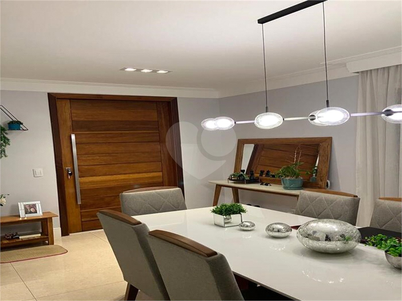 Casa à venda com 3 suítes no condomínio Maison Blanche, Indaiatuba - SP
