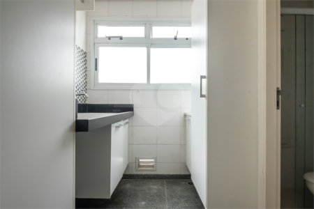 Cobertura à venda com 4 quartos, sendo 2 suítes, em Moema, São Paulo, SP