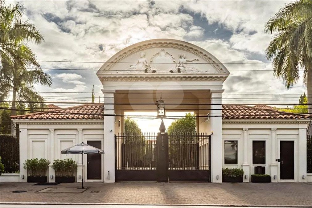 Casa à venda com 4 suítes no condomínio Ville D´asolo, São Paulo - SP