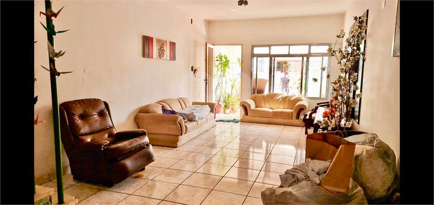 Sobrado à venda com 3 quartos, sendo 1 suíte,  em Vila Firmiano Pinto, São Paulo, SP