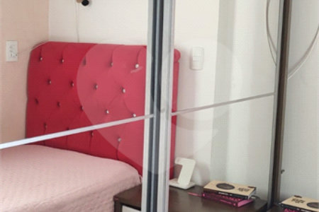 Sobrado à venda com 3 quartos em Vila Maria de Maggi, Suzano, SP