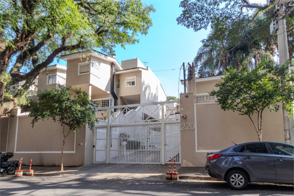 Casa à venda com 5 quartos, sendo 3 suítes, no condomínio Boulevard Saint Michael, São Paulo - SP