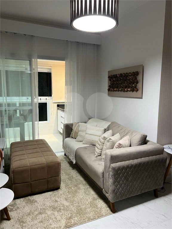 Apartamento à venda com 2 quartos, sendo 1 suíte, no Centro, Mongaguá, SP